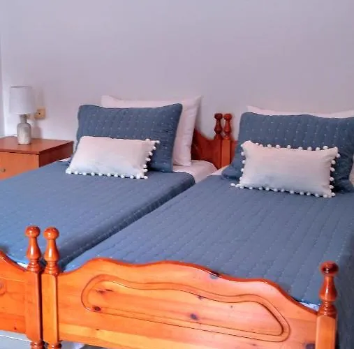 شقة Captain George