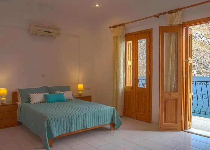 Captain George سيمي