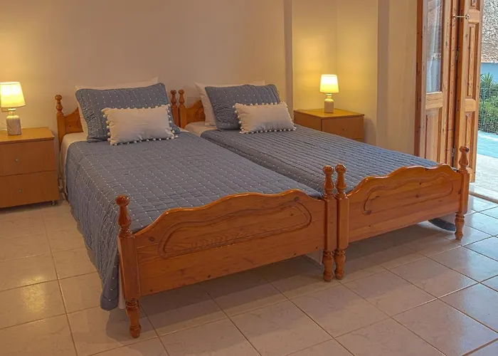 Captain George * سيمي